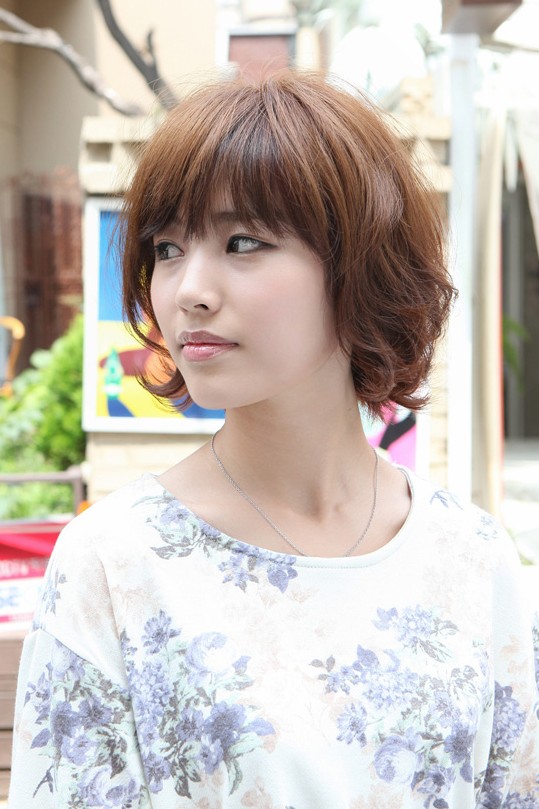 Layered Short Asian Bob Haircut: Cute Japanese Hairstyles 