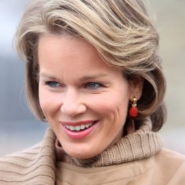 Princess Mathilde Classic Side Part Short Hairstyle