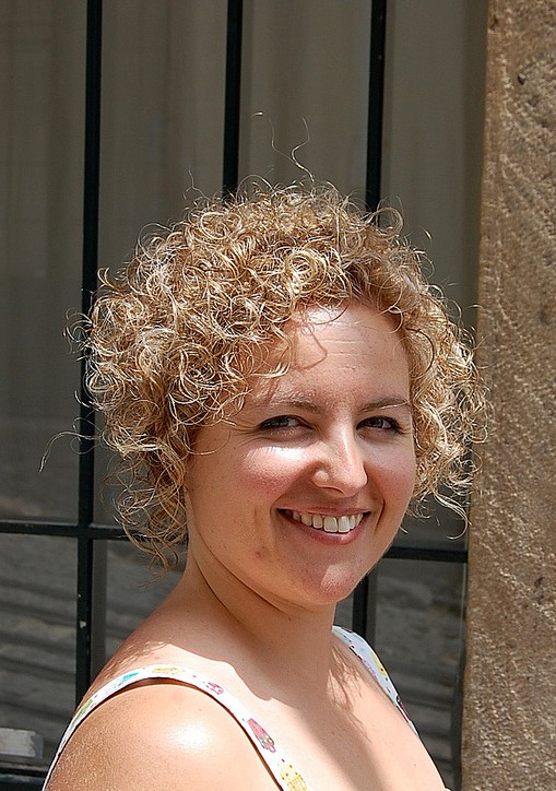 Short & Curly Hairstyle for Women - Very Girly Sun-kissed ...