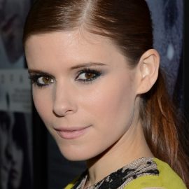 Kate Mara Side Parted Classic Loose Ponytail