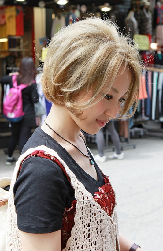 Short Japanese Haircut - Glamorous Blonde Retro-Bob with 'Back-Combing' -  Hairstyles Weekly