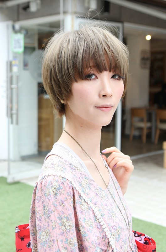 Beautiful Bowl-Cut with Retro Fringe - Short Japanese 