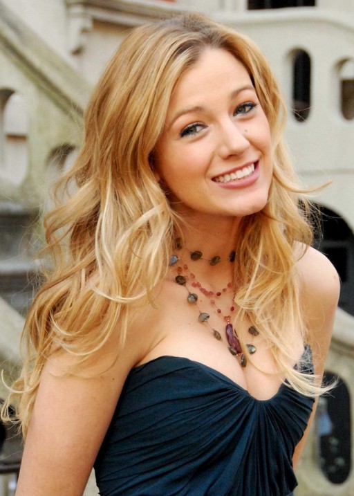 Blake Lively - Sexy long blonde wavy hairstyle for girls