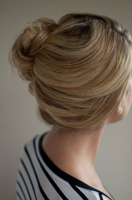 Simple Easy Updo for Summer: Loose Side French Twist Updo 