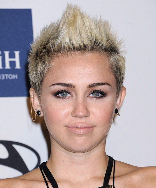 Chic short spiked faux hawk haircut for women - Miley Cyrus Short Haircut