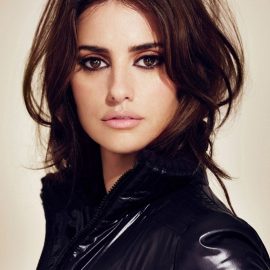 Trendy Fashionable messy long faux bob hairstyle Penelope Cruz Hairstyle