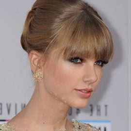 Best updo for prom from Taylor Swift