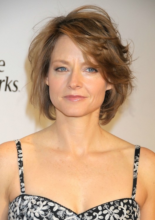 Messy Medium Bob – Natural and Trendy: Jodie Foster's Haircut