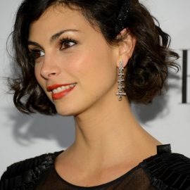 Short black wavy bob haircut for women - Morena Baccarin hairstyle