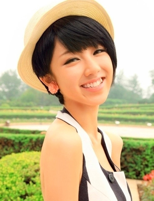 Cute Short Hairstyle with Hat