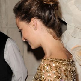 Casual topnot updo hair style for women - Olivia Wilde hairstyles