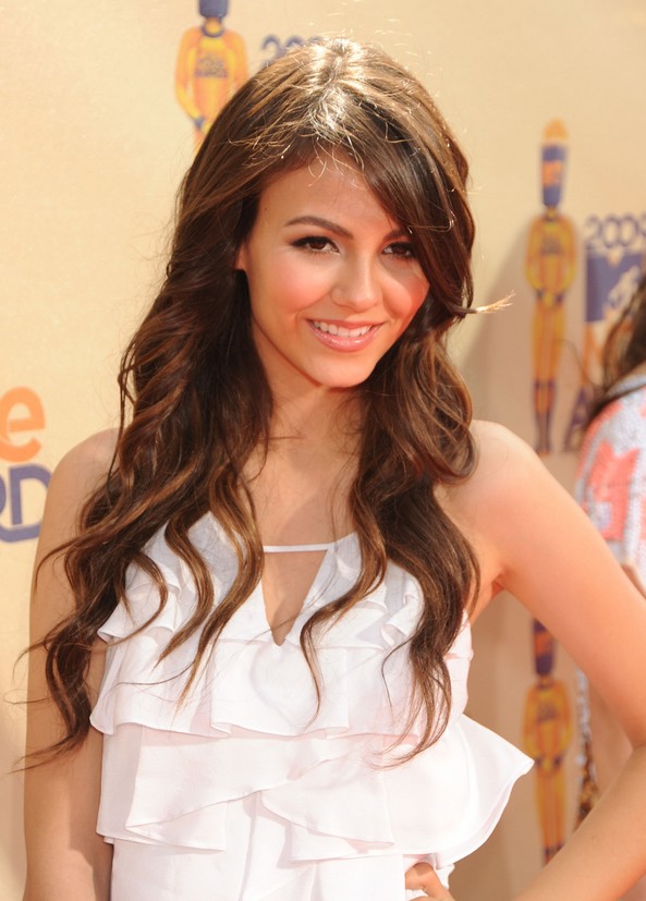 Victoria Justice's Long Hairstyle - Brown Waves