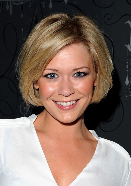 Suzanne Shaw Bob Hairstyle - Cute Celebrity Hairstyle for Oval Face Shapes