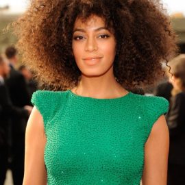 Solange Knowles Natural curly hairstyle