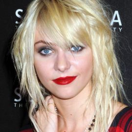 Taylor Momsen blonde hairstyle