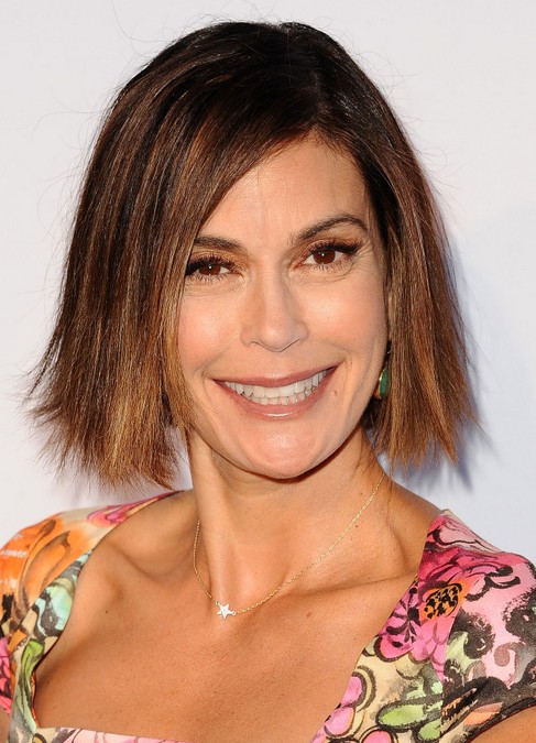 Medium Hairstyles - Teri Hatcher's Shoulder Length 