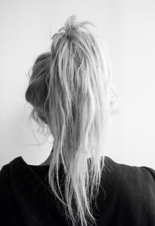 Summer Hair Ideas: High Grungy Pony Tail - Hairstyles Weekly