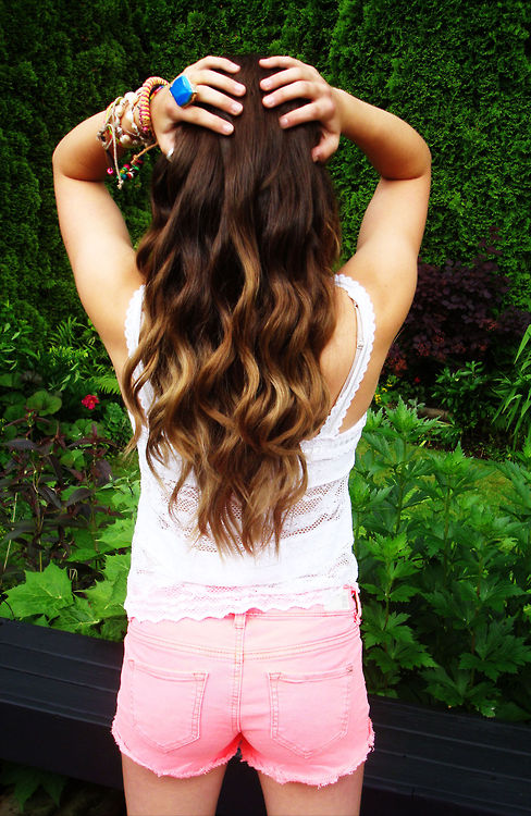 Cute Brown to Blonde Ombre Hair for Thick Hair