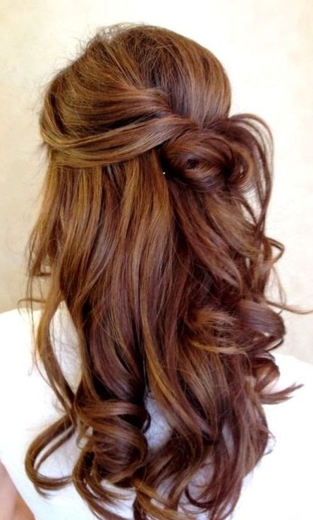 Romantic Soft Wavy Hairstyle for Wedding