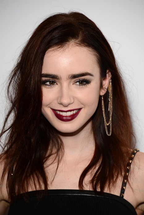 Casual Daily Haircut: Lily Collins Shoulder Length 