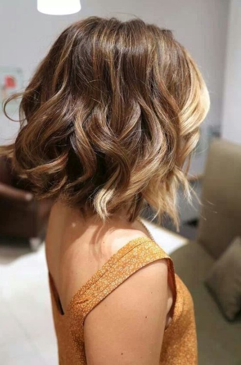 Short Layered Ombre Hair with Curls
