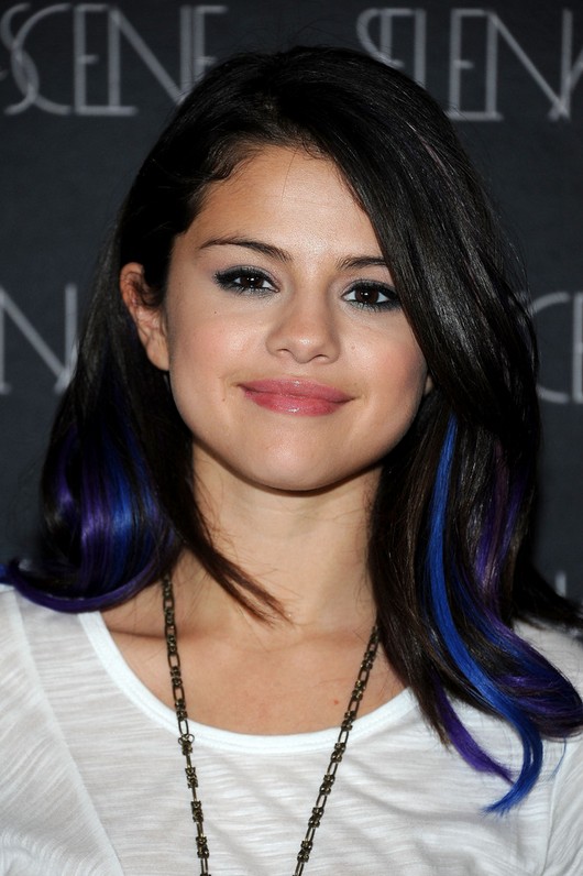 Selena Gomez Long Wavy Hairstyle with Bangs for Girls