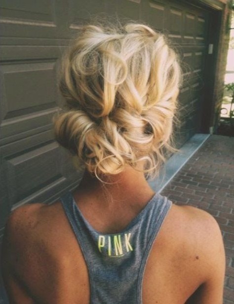 30 Romantic Messy Updos For Wedding 2020 Best Wedding Updos