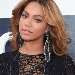 Beyonce Knowles Latest Long Wavy Hairstyle for Black Women
