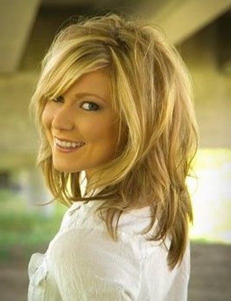 Medium Layered Shaggy Hairstyles