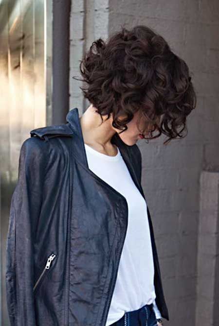 Wonderful and Eye-catching Curly Bob Hair with Awesome Curly Fringes