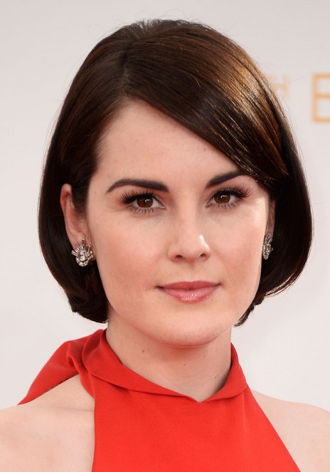 Hot Short Bob Hairstyle with Side Swept Bangs from Michelle Dockery -  Hairstyles Weekly