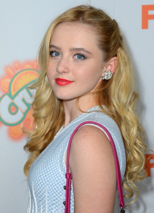 Kathryn Newton Half Up Half Down Hairstyle For Prom