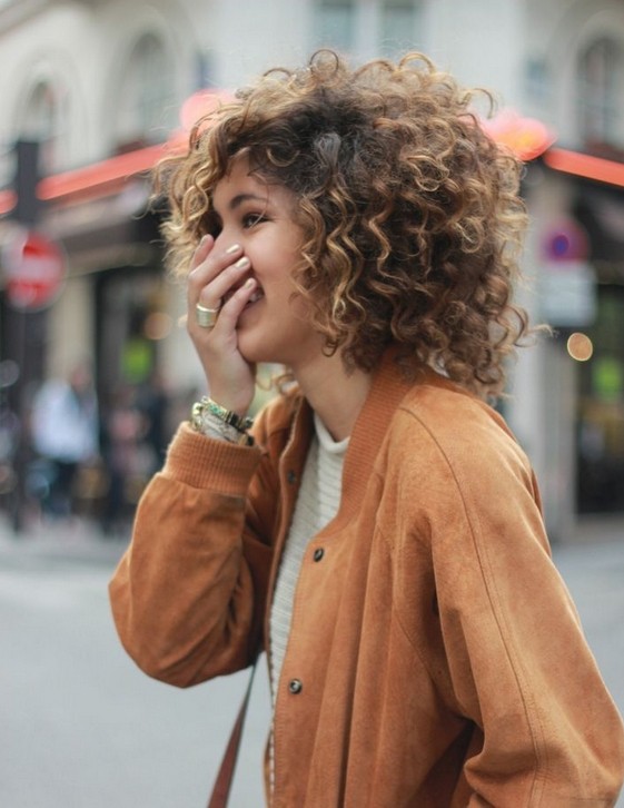 Ombre short outlet curly hair