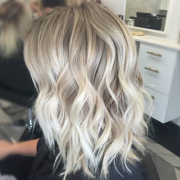 ASH BLONDE SOMBRÉ + BEACH WAVES - Hairstyles Weekly