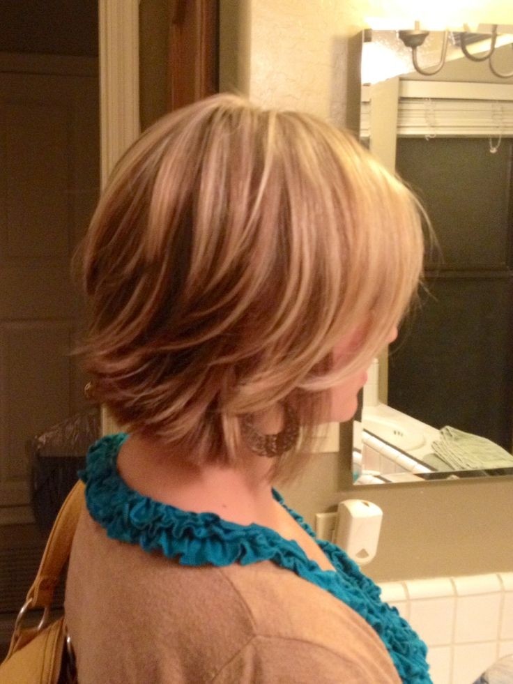 Back view of short layered bob cut - easy daily hairstyle ... (736 x 981 Pixel)