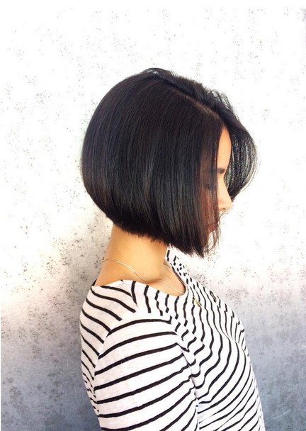 Simple Easy Daily Graduated Bob Haircut For Short Hair