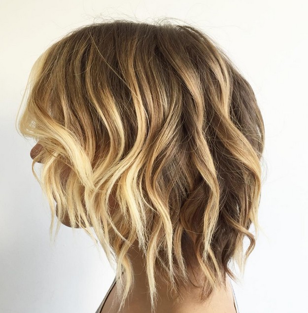 Layered Choppy Bob Hairstyle With Highlight Hairstyles Weekly