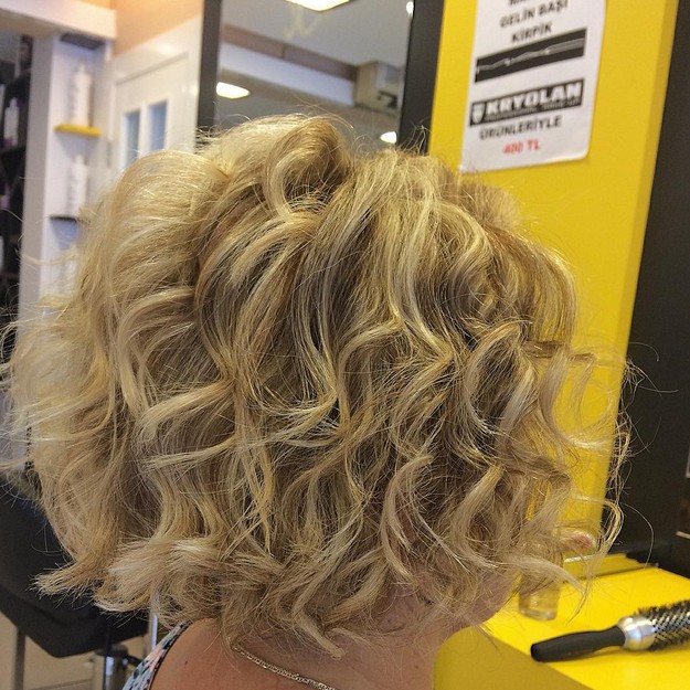 short curly stacked bob hairstyle