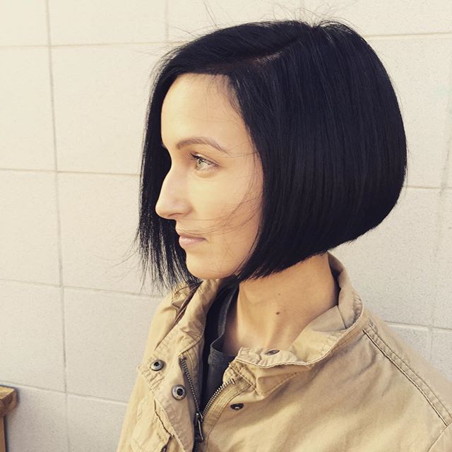 Short Dark Stacked Bob Hairstyle For Asian Women Hairstyles Weekly