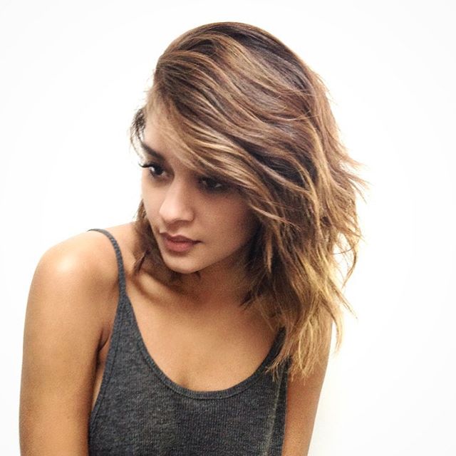 Sun Kissed Beachy Wavy Hairstyle For Medium Length Hair