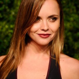Christina Ricci shoulder length straight hairstyle for women