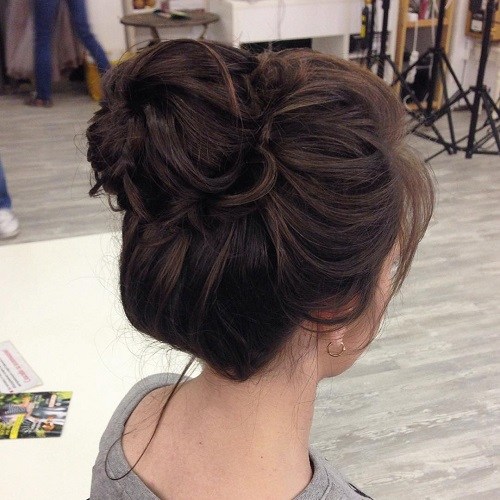 20 Fun Top Buns/Knots for Summer - Hairstyles Weekly