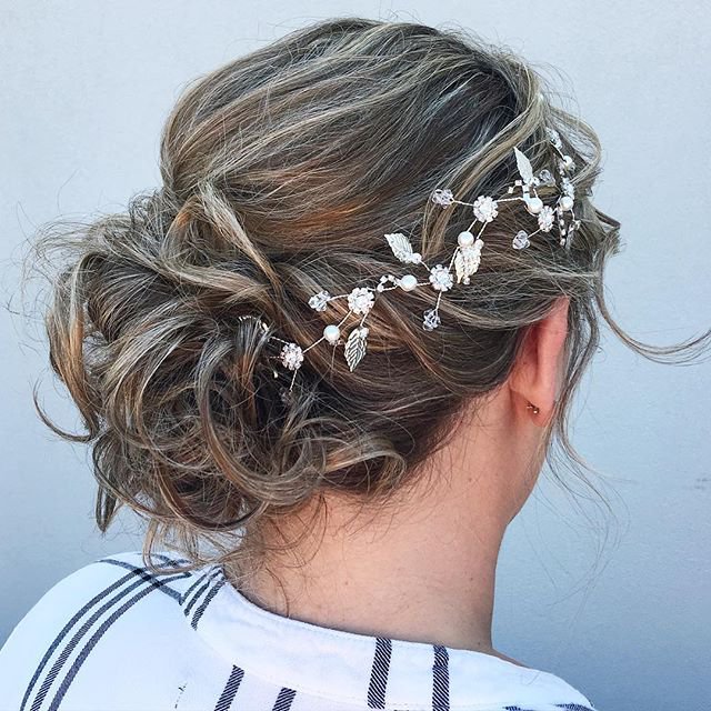 15 Romantic Messy Updos for Wedding