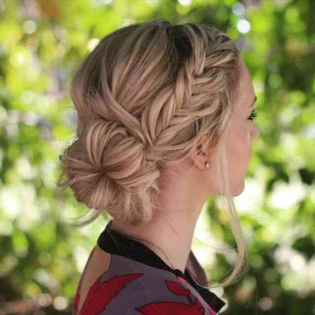 15 Romantic Messy Updos for Wedding