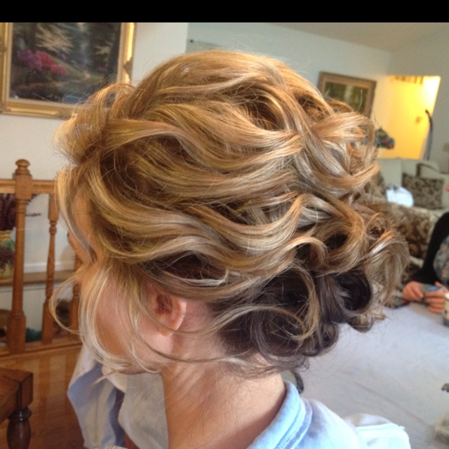 15 Romantic Messy Updos for Wedding
