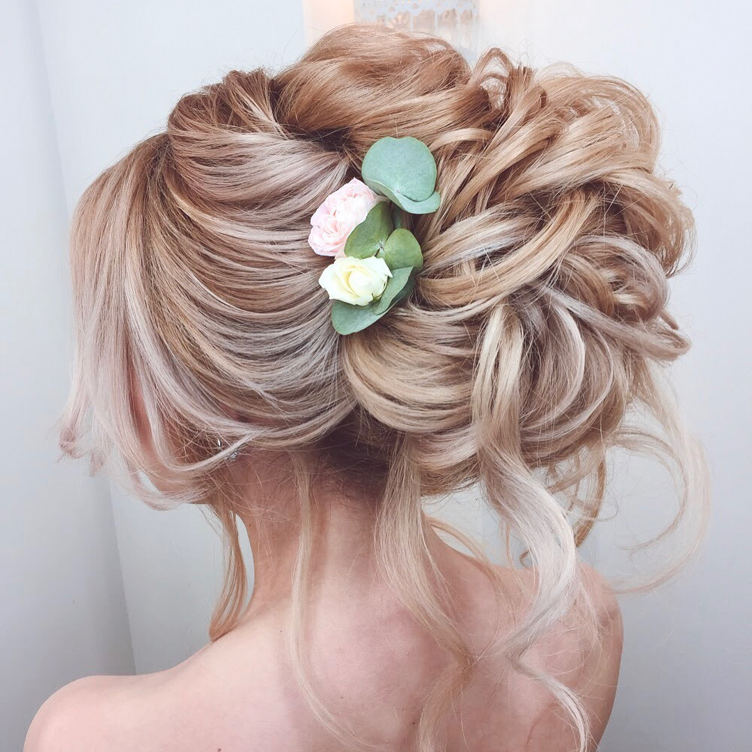 35 Romantic Wedding Updos For Medium Hair Wedding Hairstyles