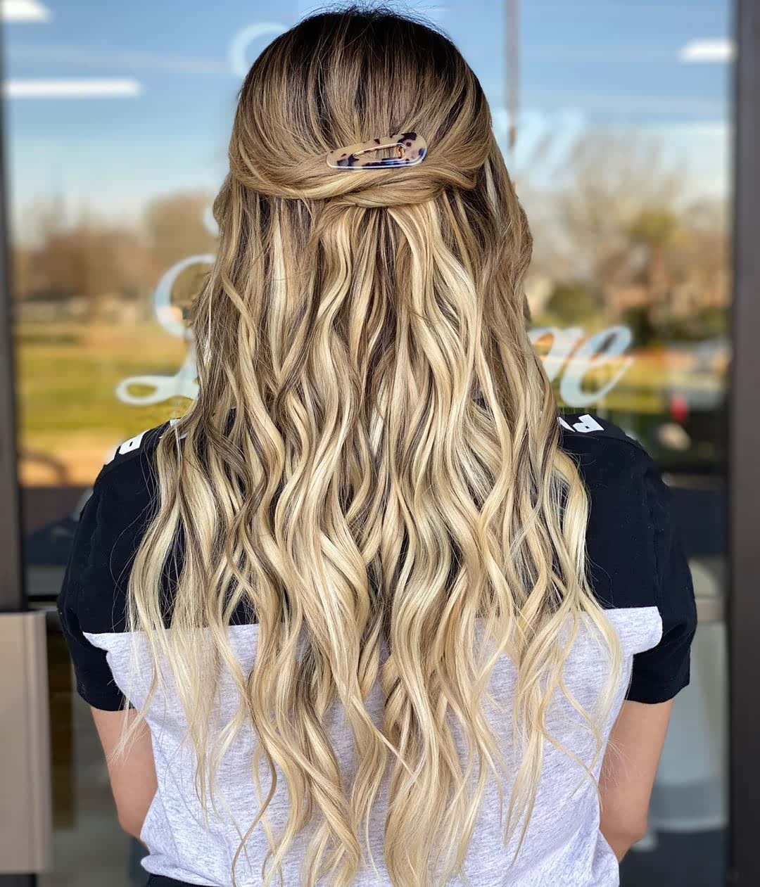 balayage long hairstyle with soft curls