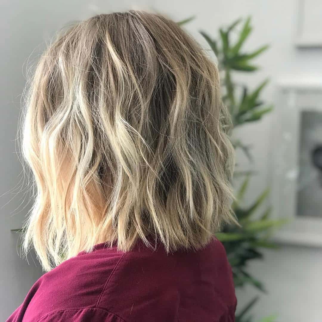 2022 blonde highlight hairstyles