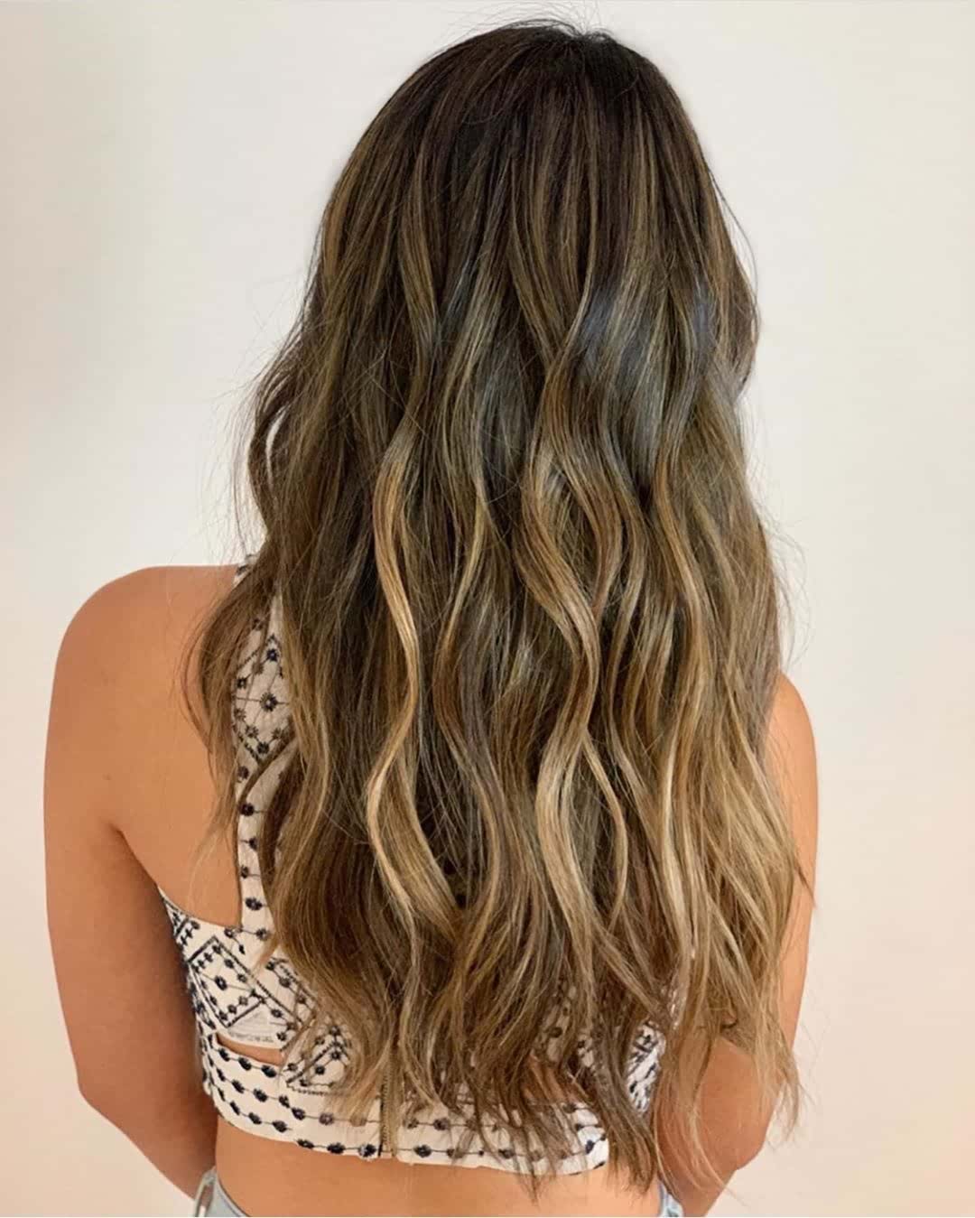 10 Beach Wave Hair & Balayage Ideas with Icy Charm