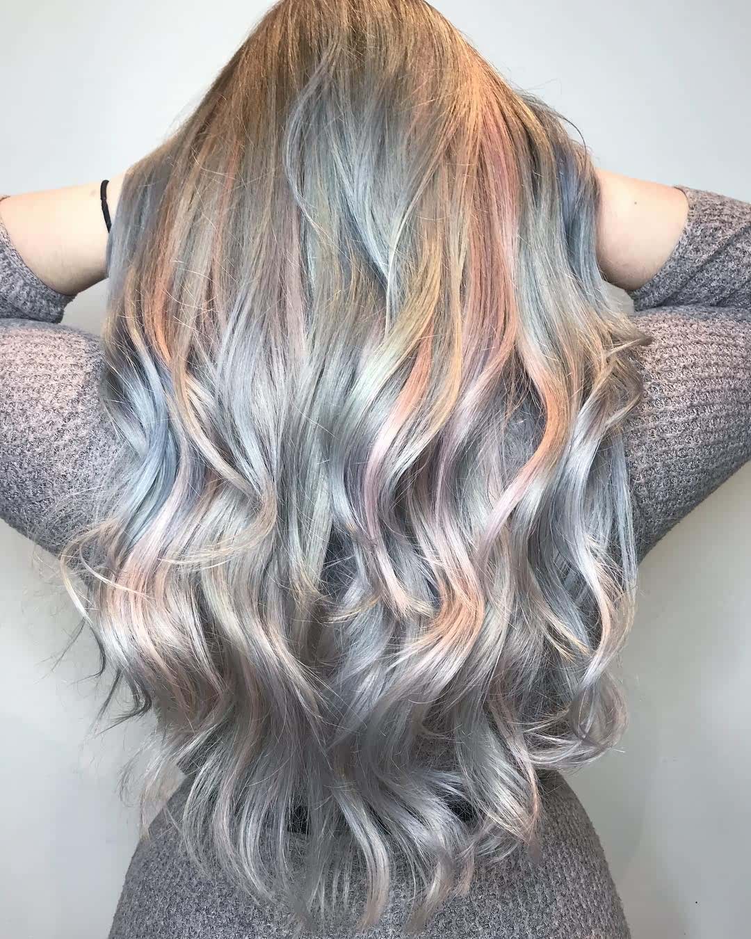 10 Beach Wave Hair & Balayage Ideas with Icy Charm!